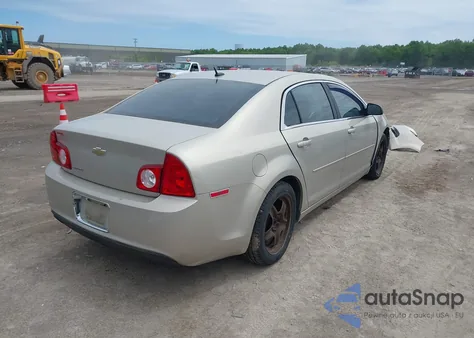 2010 Chevrolet Malibu Ls z USA, uszkodzony, nr VIN 1G1ZB5EB2AF279516